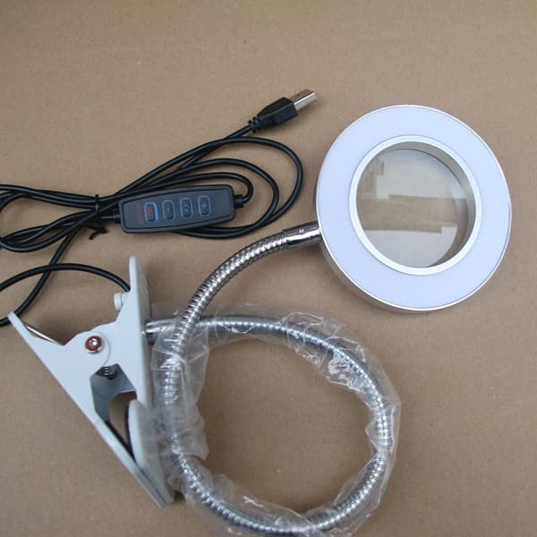 Fleksibel LED-bordlampe med 360° justerbart clip-on design