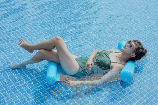 e Pool Float Oppustelig Pool Lounger Pool Legetøj Oppustelig Flydende Pool Foldeseng Svømmemadras[WSY] pink