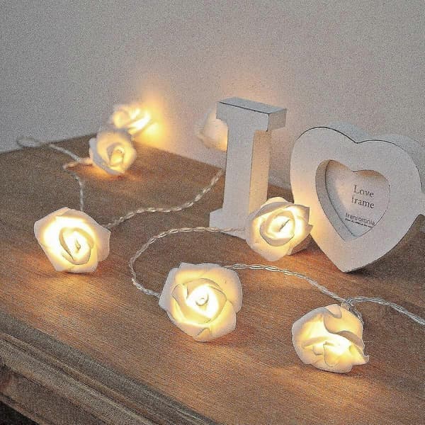 LED Ljusslinga Rosor Vit 2m Strömdriven[D]