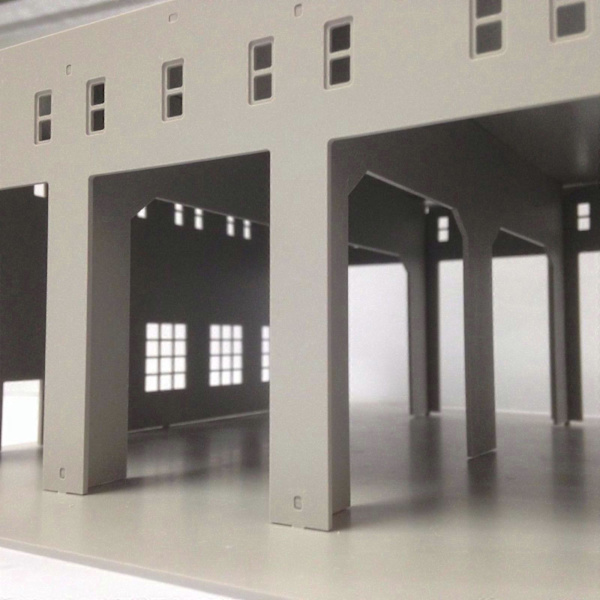 Outland Models Miniaturer 3-bås Stor Garage til Lastbiler/Biler 1:64 BRUG[T]