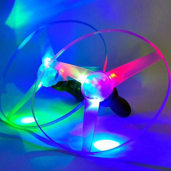 3 stk LED-belyste flygende skiver Propellhelikopterleker Trekkstreng Flygende tallerkener UFO Spinn topp Morsomt spill Barn Utendørs leketøy