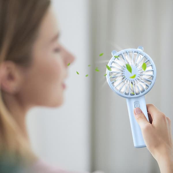 Mini Håndholdt Sød Ventilator | Mini Bærbar Stille Ventilator med Kraftig Luftstrøm, Perfekt til Rejser og Udendørs Aktiviteter (D)