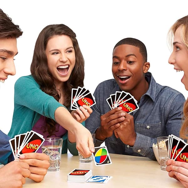 UNO Klassisk Familie Kortspill[D]