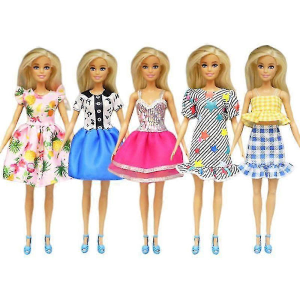 65 stycken Barbie-kläder och accessoarer för 30-tums dockor, slumpmässigt set