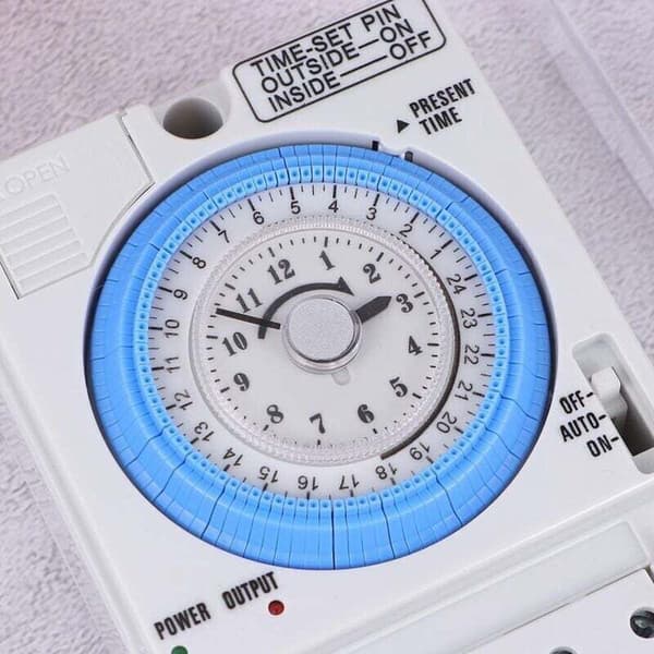 Mekanisk timer 12V AC/DC, 16A, 250VAC, för kök och utomhusbruk 0.05