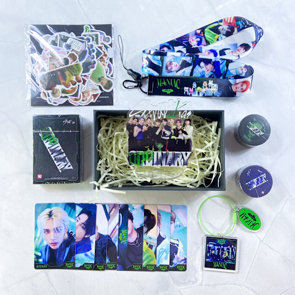 Stray Kids New Maxident Box Set Kpop-tuotteet, valokuvat, kaulakoru, avaimenperä Skz-faneille C
