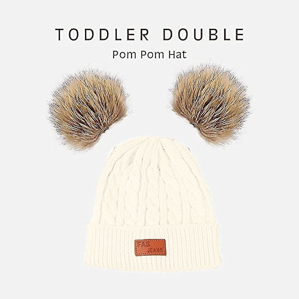 Barnelue i vinterfarge med dobbel pompom i strikket ull og matchende skjerf style 2