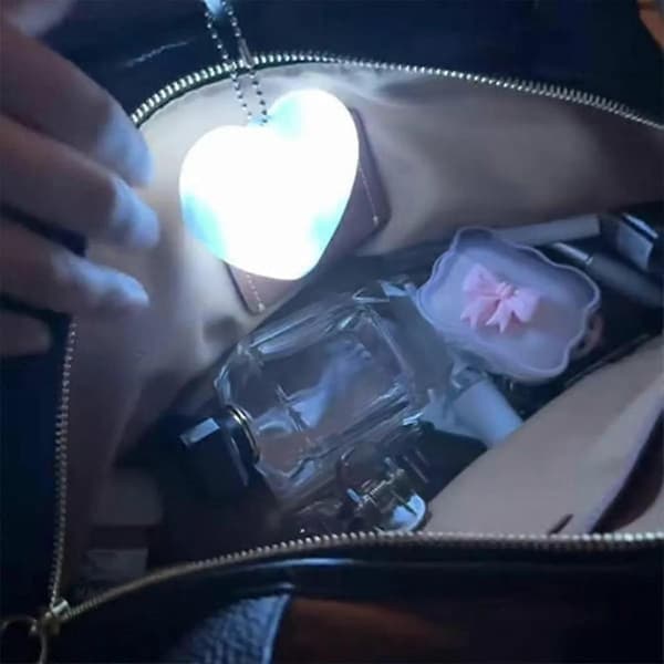 Purse Glow Hjerte Lys, LED Automatisk Sensor Glødende Hjerteformet Håndveske Lys cordate