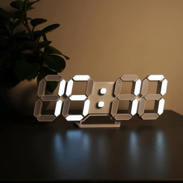 LED Digital Väckarklocka 3D Dimbar Snooze Modern Tyst Väckarklocka