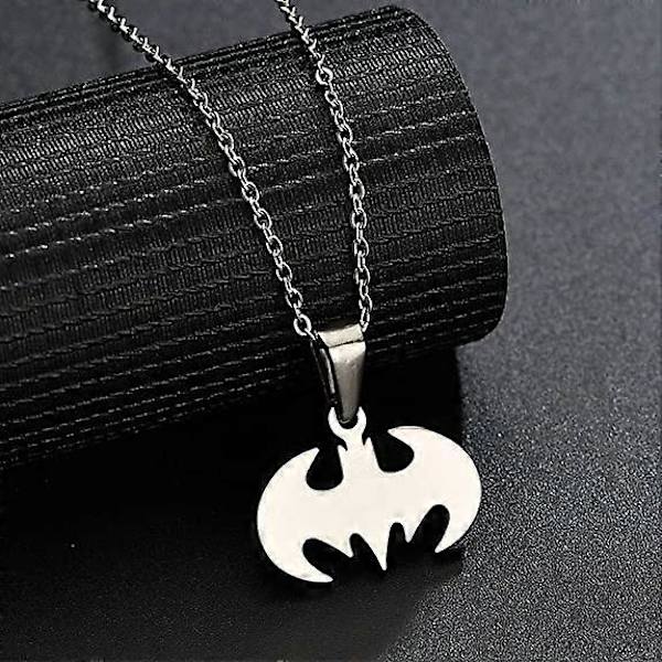 Fladdermus Hängsmycke Halsband Kirurgiskt Rostfritt Stål Allergivänligt Superhjälte Halsband för Barn och Batman-älskare Silver