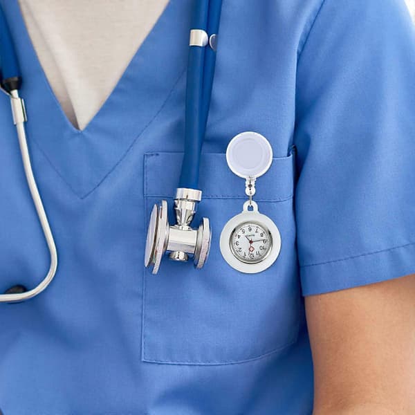 Merkkikelan taskukello Muoti taskukello Klipsikiinnitteinen taskukello Luova taskukello Testikello opiskelijoille (valkoinen)