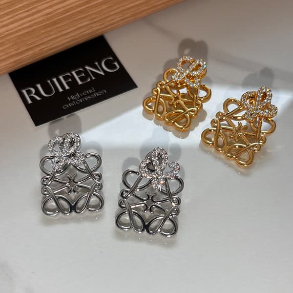 Nyt niche design high-end overdrevne unikke øreringe RF733 silver