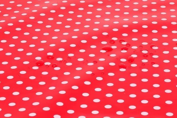 Home Direct Rund PVC Vaxduk 140cm Små Röda Prickar