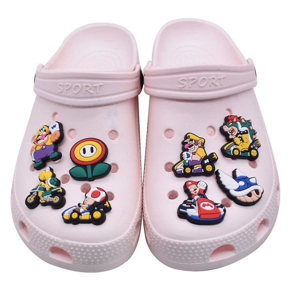 30st Super Mario Series Crocs Skor Berlocker Strandsko Sandaler Dekoration Presenter Skor Set