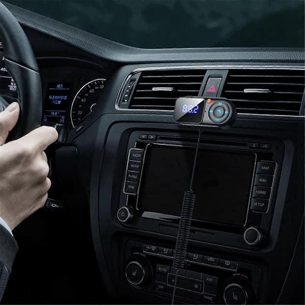 Langaton Bluetooth 5.0 FM-lähetin Auton Mp3-soitin Handsfree-autosarja