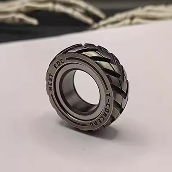 Dobbeltfunktionel Motorcykel Dæk Fidget Ring i Rustfrit Stål - Stressaflastende Legetøj - SDR