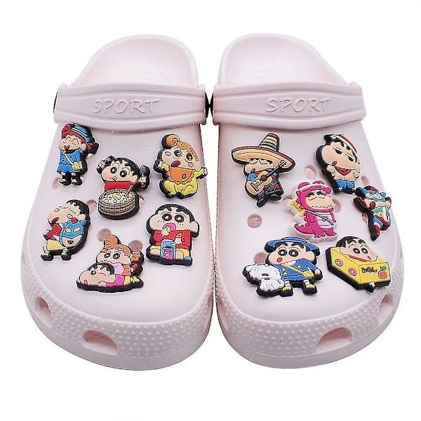 36 kpl/setti Crayon Shin-chan -sarjan Crocs-kenkien riipuksia Kenkien sandaalien koristelu Syntymäpäivälahjat Crocs-kenkien tarvikkeet