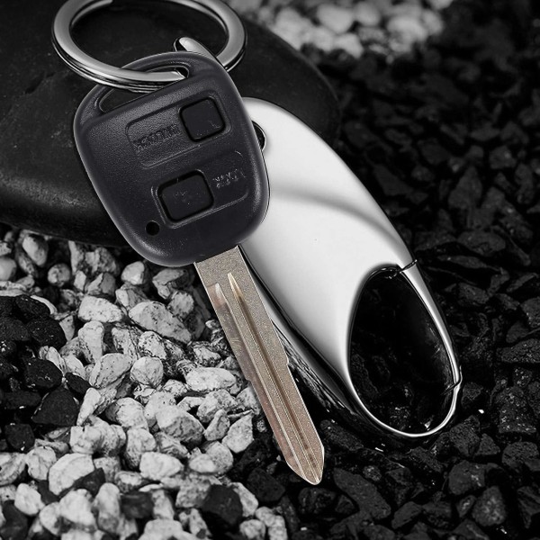 2 NAPPAINEN AVAINKUORI Kaukosäätimelle Toyota Yarisille