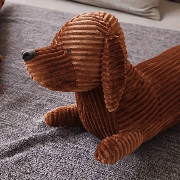 En söt och mjuk Dachshundhund lång kudde, perfekt för en powernap i sovrummet eller soffan