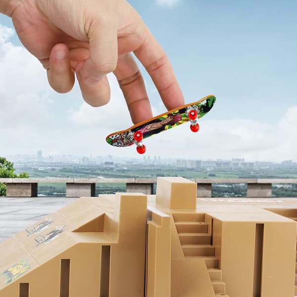 9-delt mini fingerboard sett - 9,5*2,5 cm (tilfeldig)
