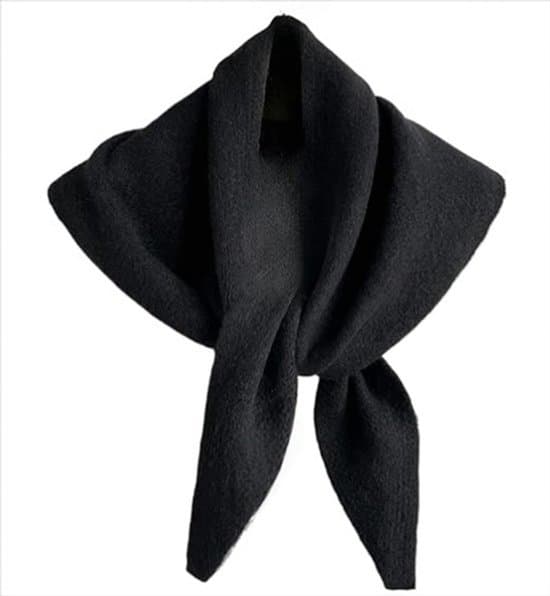 Halsdukar - Triangulära halsdukar i ull - Stickade halsdukar - Varma kappor - Triangulära halsdukar - Cardigans - Svart