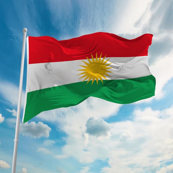 Kurdisk Flagga 150×90 cm – Perfekt för Demonstrationer & Evenemang