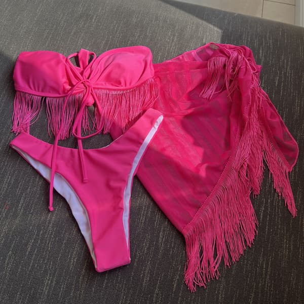 1 st  Sommar-måste: Charmig Bikini-kollektion -