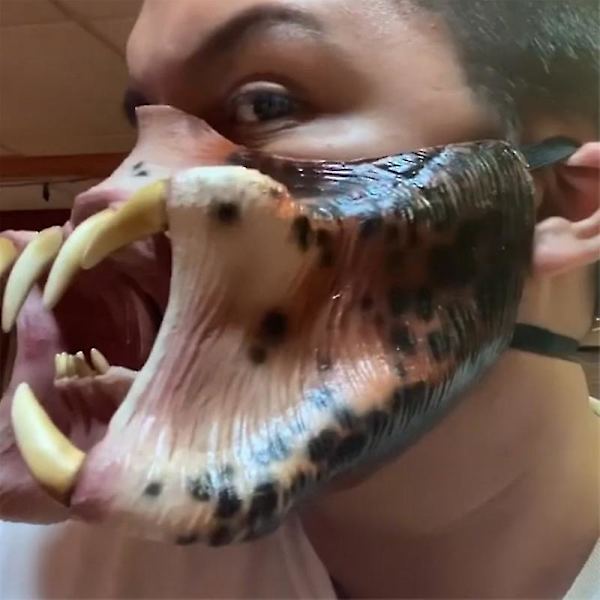 Latex Halvmask Predator Mask Läskig Halloweenfest Rekvisita Cosplay Kostym Rollspel För Vuxen Unisex Presenter