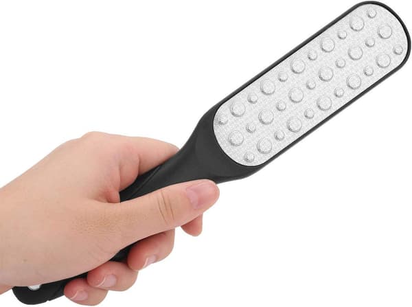 1 stk (Sort) To-i-en fodrasp af rustfrit stål til fjernelse af hård hud