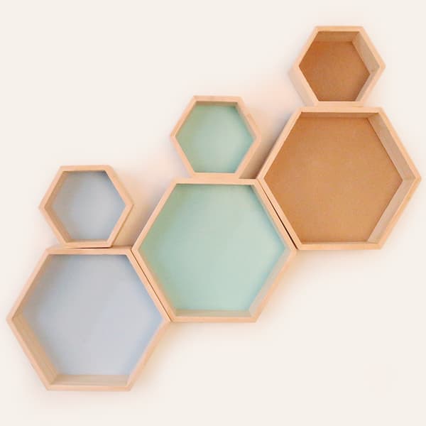 Solid trevegg hylle display rack, honeycomb sekskantet form (liten, logg)