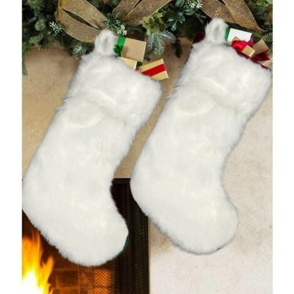 Pakkaus 18 tuuman lumivalkoiset joulusukat tekoturkis Joulusukat riippuvat koristeet karkkilahjapussit joulukoristeisiin