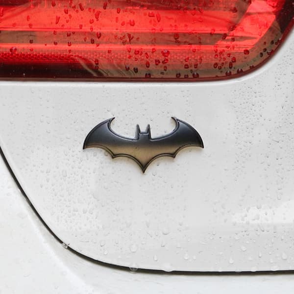 3-deliga 3D-metallbat-billogotycker Batman-märke bak