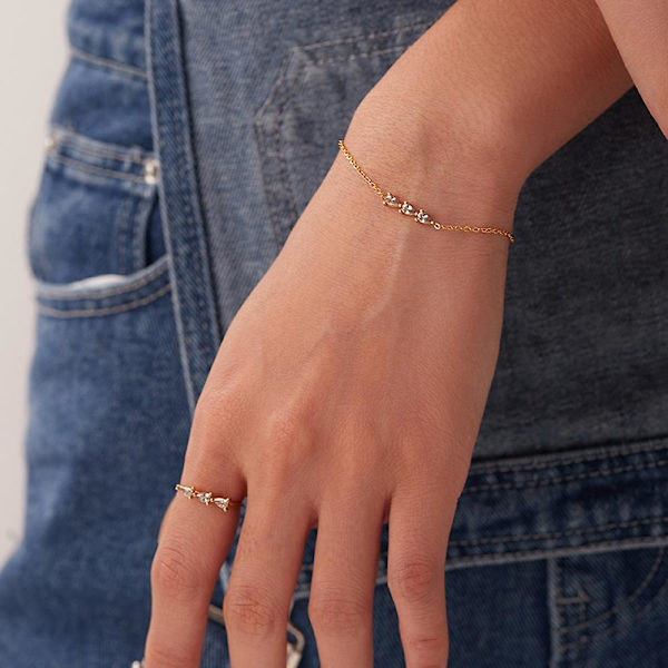 Armband Provmodell Daglig Outfit Metalliskt Element B1415