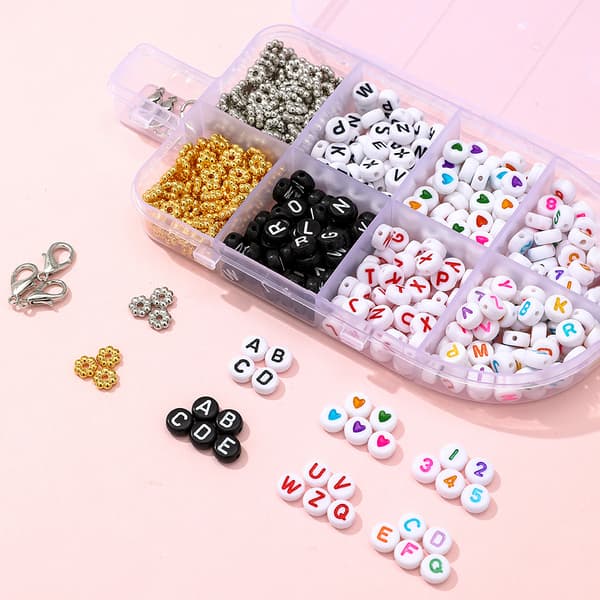 Bokstaveringsperler, nummerperler, elastisk tråd, 2 ruller saks, 1 sett barnas håndverk