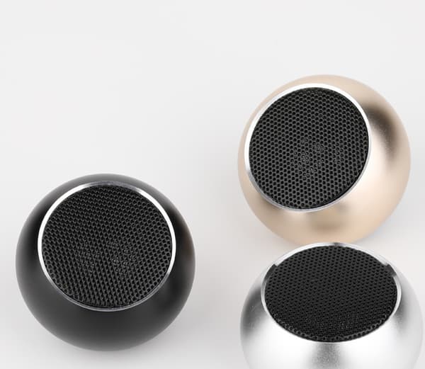 Trådløs bluetooth-højttaler, mini bærbar udendørs bluetooth-højttaler i metal (den sorte),