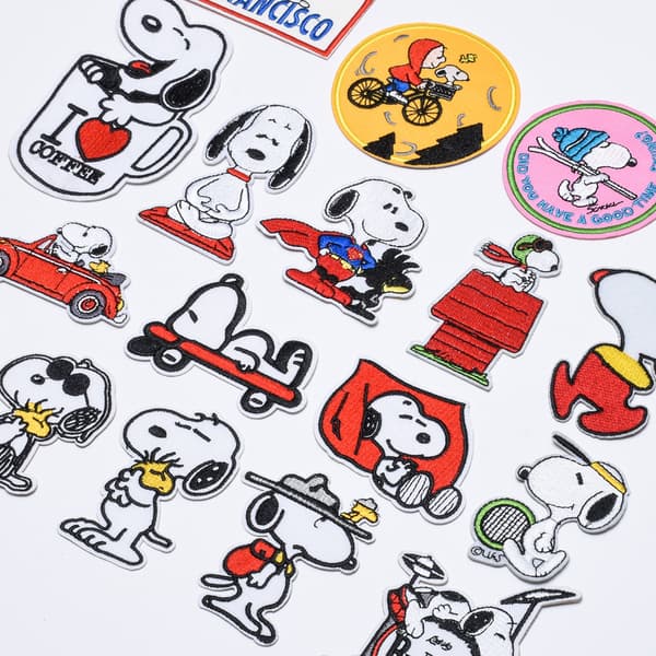 35 sorte og hvide broderede hvalpe-patches, broderet