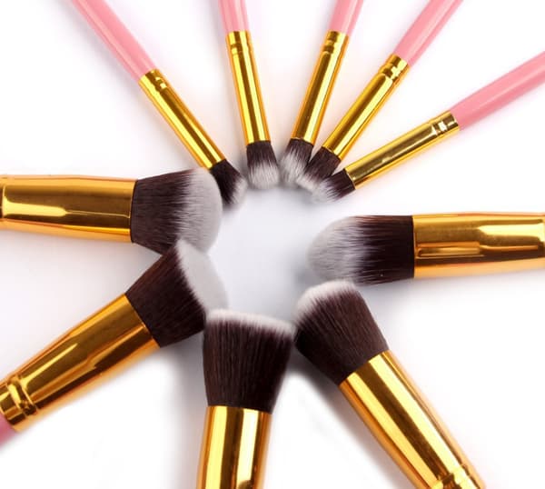 Sæt med 10 lyserøde rosenmakeupbørster