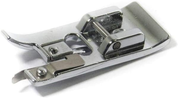 Overlock-ommeljalkine ommelkoneille, napsautettava
