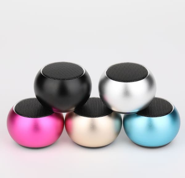 Langaton bluetooth-kaiutin, mini metallinen kannettava ulkokäyttöön tarkoitettu bluetooth-kaiutin (musta),