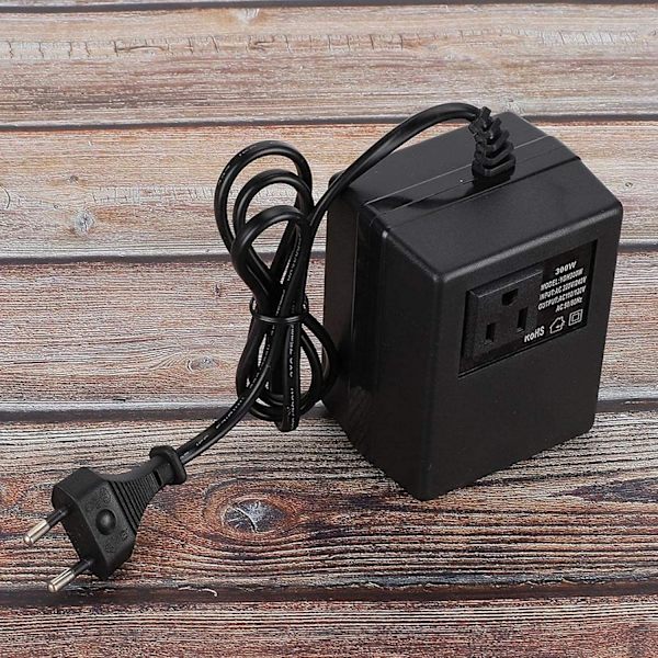 Reisepluggadapter, svart strømtransformator spenningsomformer 200W AC 220V til 110V EU-pluggadapter