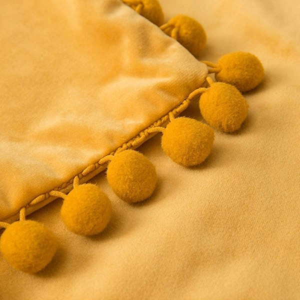 Sæt af 2 Fløjls Pudebetræk Dekorative Pudebetræk Pompom Pompom Pude Puder Bløde og Solide med Kvadratiske Pompoms til Sofa Soveværelse Sofa 45x45cm 22 x22 Mustard Yellow