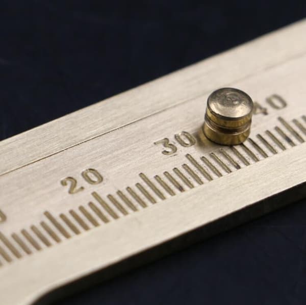Vernierkaliper i mini-størrelse i messing (100 mm enkeltskala messinglinjal)