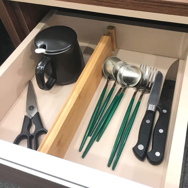 Set med 4 justerbara lådavdelare i bambu, expanderbar låda