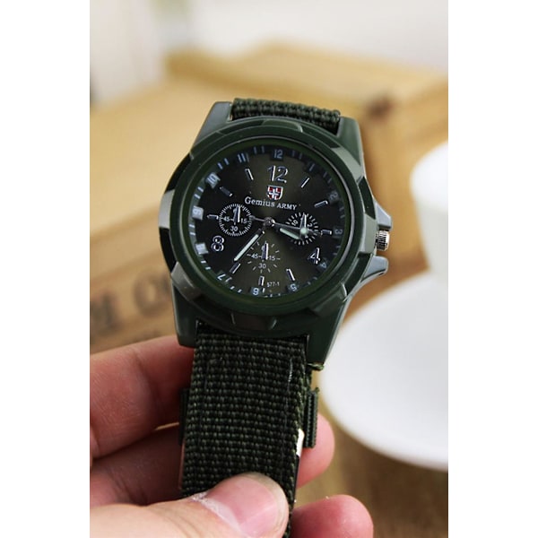 Herrar Militär Armé Pilot Aviator Stil Utomhus Sportklocka Tyg Canvas Rem Armbandsur