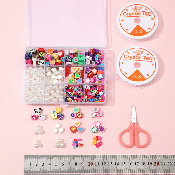 DIY-sæt med bløde keramikperler, en saks, en transparent tråd, 2 ruller