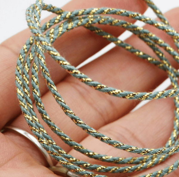 1 rull 1,8 mm gyllen håndgnidd bomullstråd, ikke-elastisk