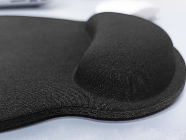 Gummi Mousepad med Langsom Tilbagefjedrende Hukommelsesskum til Håndleddet - Kontor Tastaturmåtte Sæt