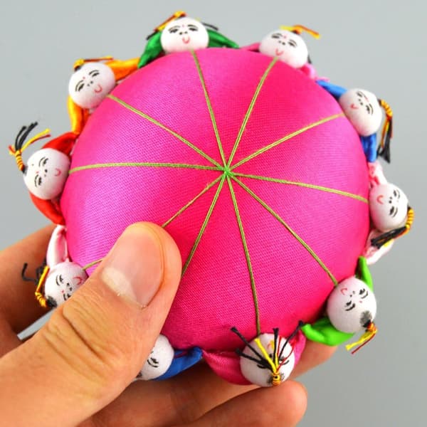 1 orientalsk linje tæppe med 10 børn - Magenta