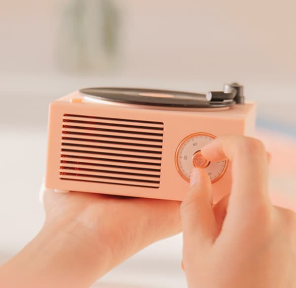 Atomisk vinyl Bluetooth-lyd, retro vinyl platespiller lyd, trådløs mini USB utendørsbrett til hjemmet (hvit)