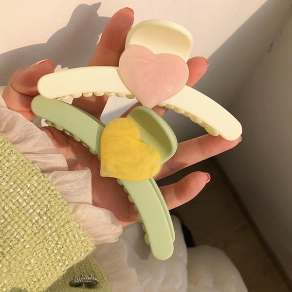 Søt Hjerte Klipp Hårklipp Akryl Baking Paint Prosess For Kvinner Og Jenter Light Green